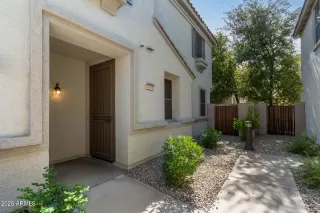 Photo #4: 6889617 Listing 