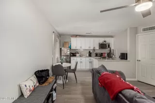 Photo #2: 6889622 Listing 