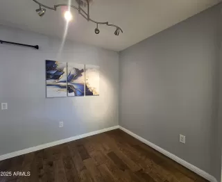 Photo #5: 6889711 Listing