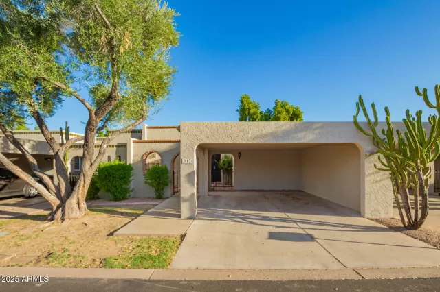 MLS: 6889781 Condo For Sale