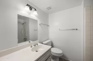 Photo #3: 6889845 Listing
