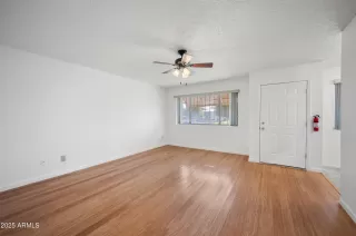 Photo #5: 6889845 Listing