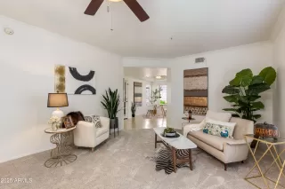 Photo #6: 6889881 Listing 