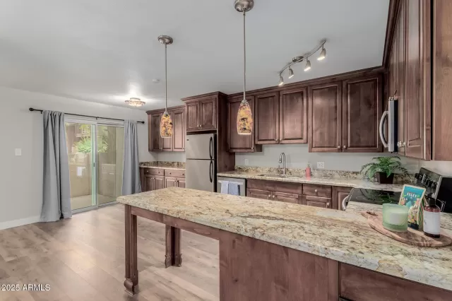 MLS: 6890019 Condo For Sale