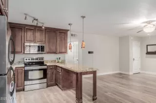 Photo #4: 6890019 Listing