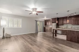 Photo #5: 6890019 Listing