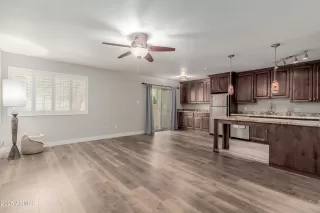 Photo #6: 6890019 Listing