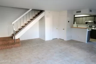 Photo #6: 6890059 Listing