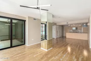 Photo #1: 6890103 Listing