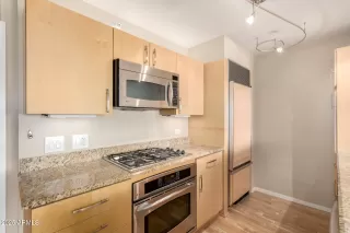 Photo #4: 6890103 Listing