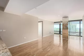 Photo #6: 6890103 Listing