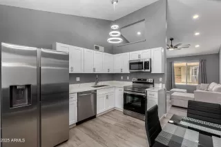 Photo #5: 6890181 Listing