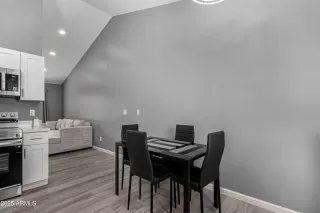 Photo #6: 6890181 Listing