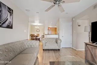 Photo #4: 6890187 Listing 