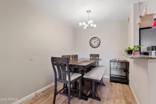 Photo #5: 6890187 Listing 