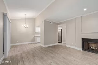 Photo #6: 6890347 Listing 