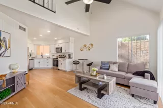 Photo #2: 6890370 Listing