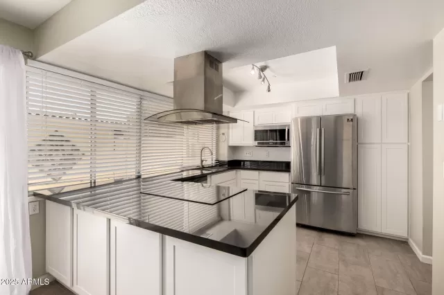 MLS: 6890409 Condo For Sale
