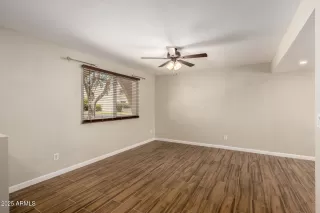 Photo #6: 6890409 Listing