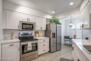 Photo #2: 6890521 Listing