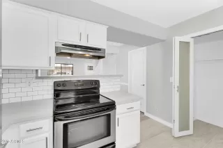 Photo #4: 6890636 Listing