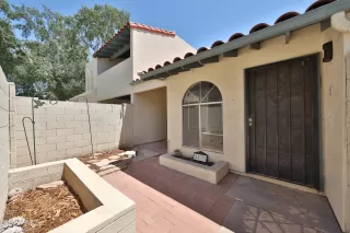 Photo #4: 6890659 Listing