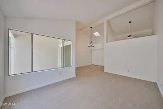 Photo #6: 6890659 Listing