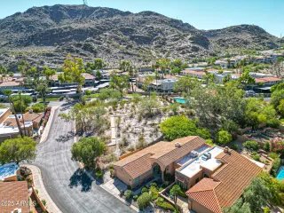 Photo #6: 6890709 Listing