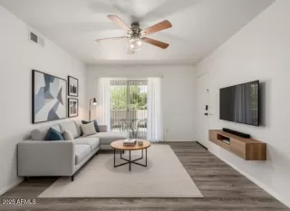 Photo #6: 6890740 Listing