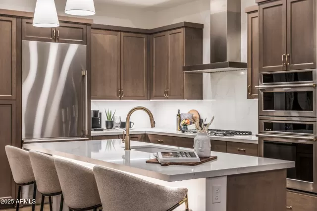 MLS: 6890784 Condo For Sale