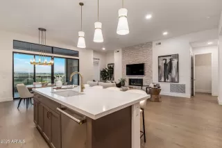 Photo #5: 6890784 Listing 