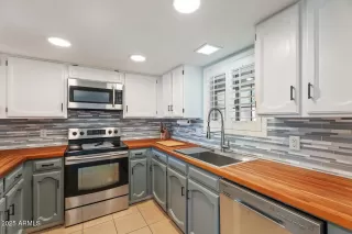 Photo #3: 6890788 Listing 