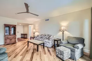 Photo #3: 6890796 Listing