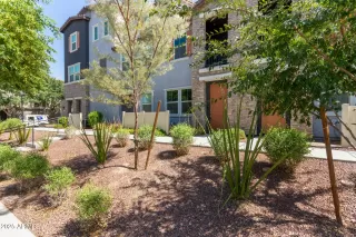 Photo #2: 6890814 Listing 