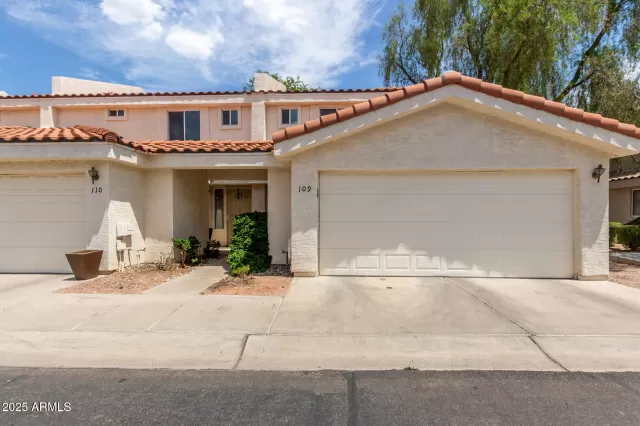 MLS: 6890819 Condo For Sale