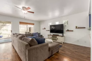 Photo #4: 6890819 Listing 