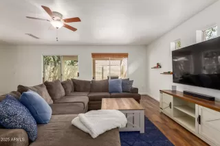 Photo #5: 6890819 Listing 