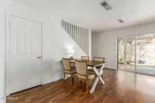 Photo #6: 6890819 Listing 