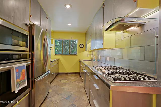 MLS: 6890914 Condo For Sale