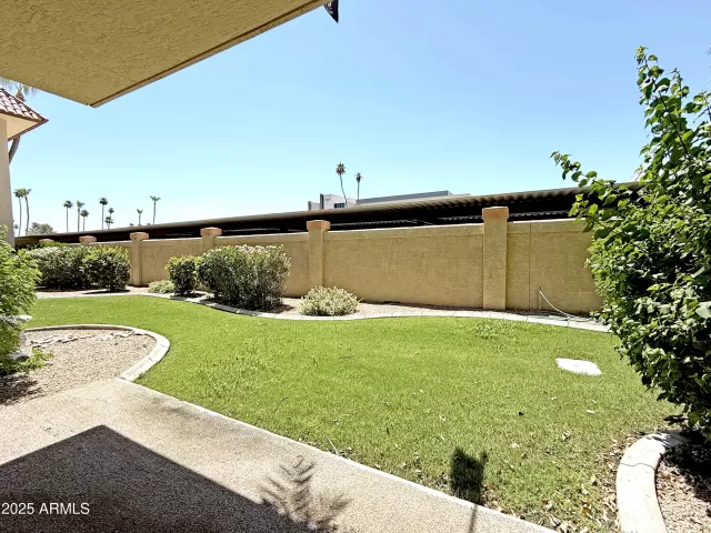 MLS: 6890937 Condo For Sale