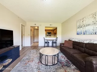 Photo #3: 6890937 Listing