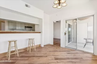 Photo #4: 6891061 Listing 