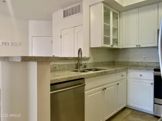 Photo #4: 6891273 Listing 