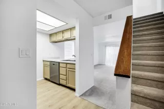 Photo #2: 6891277 Listing