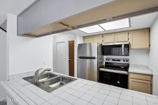 Photo #5: 6891277 Listing