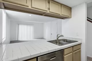 Photo #6: 6891277 Listing