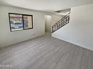 Photo #2: 6891278 Listing