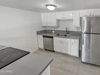 Photo #5: 6891278 Listing