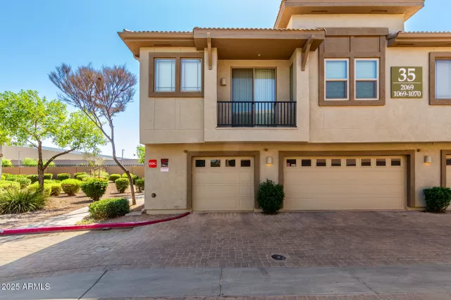 MLS: 6891286 Condo For Sale