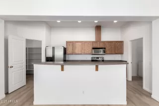 Photo #4: 6891286 Listing